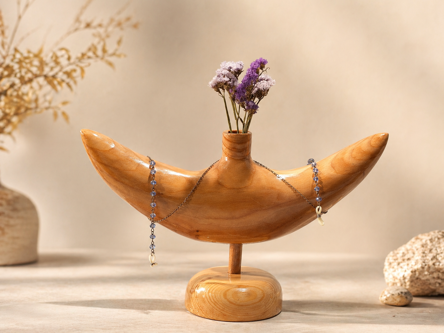 Nysa Arch Pine Wooden Flower Vase in pine wood by UDSS Atelier view 1